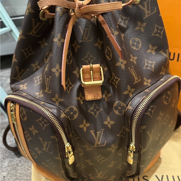 Authentic Louis Vuitton Bosphore Backpack with Monogram Pattern - Picture 3 of 11